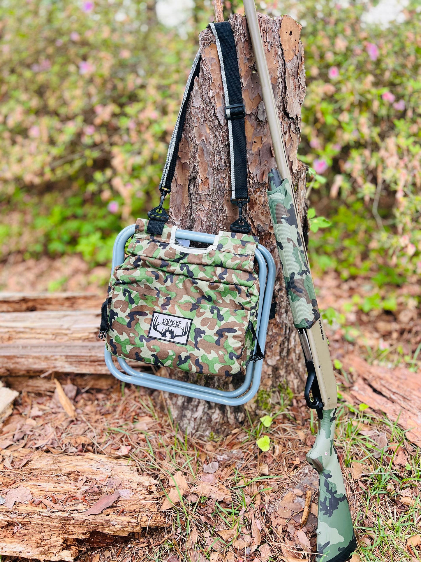 Camouflage folding cooler/coozie chair