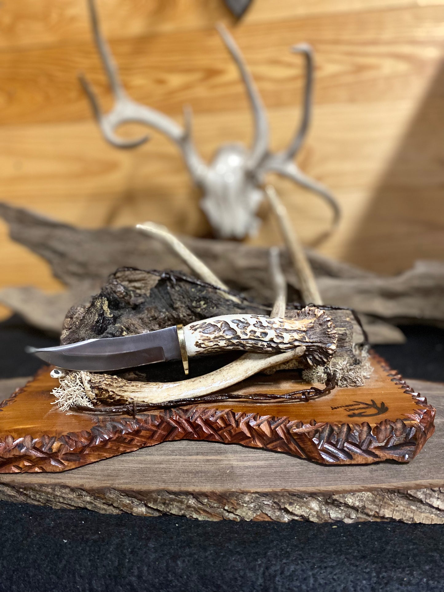 “Rutt n Rip” custom 4.5” knife and display by Antler’d Designs
